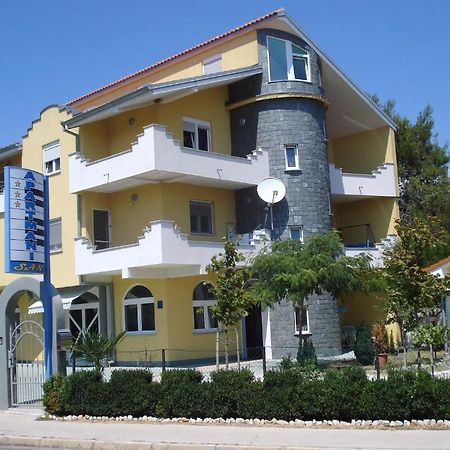 Apartments San Sukošan エクステリア 写真
