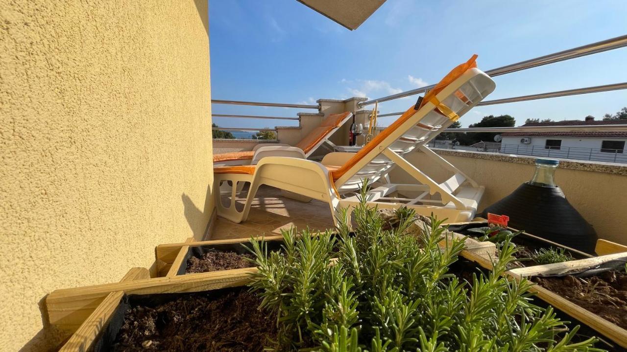 Apartments San Sukošan エクステリア 写真