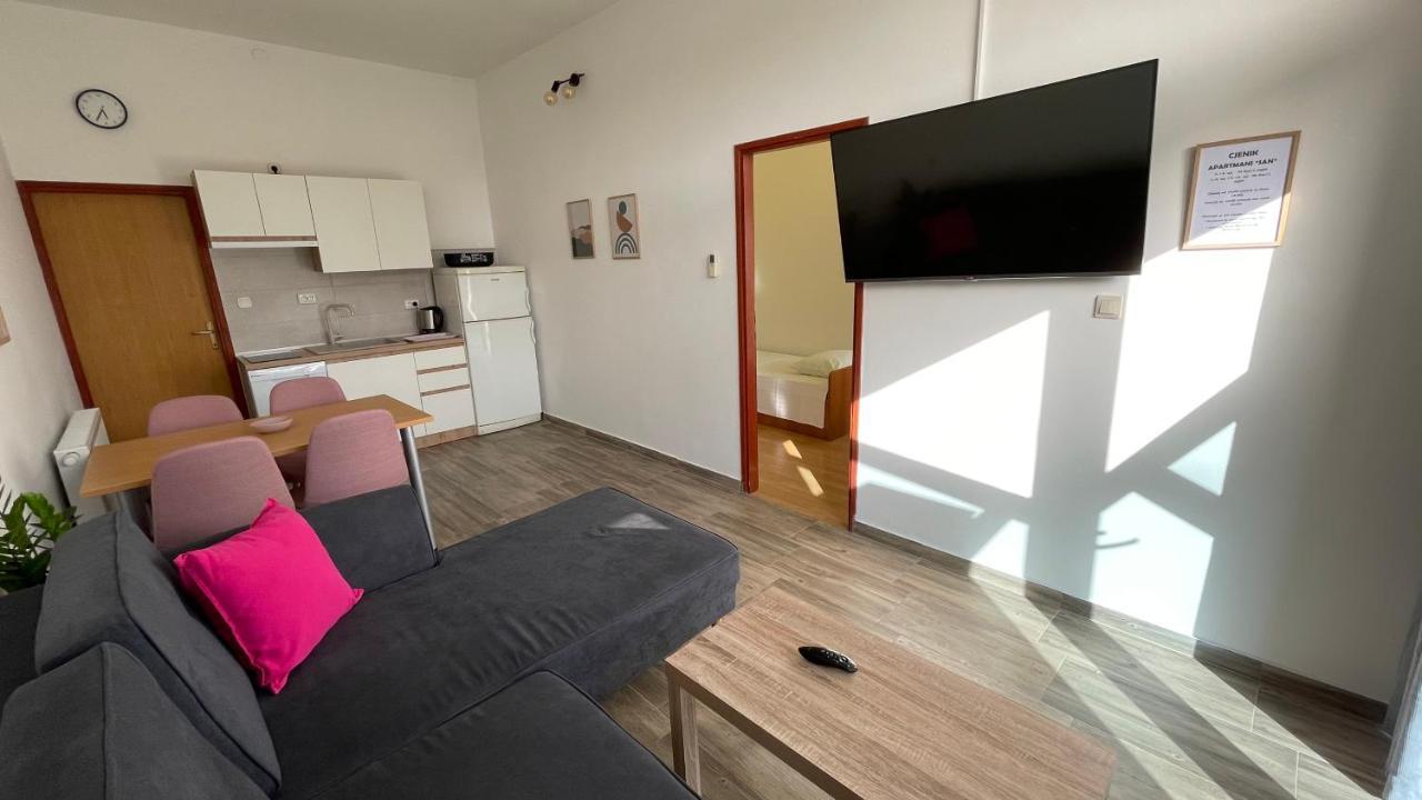 Apartments San Sukošan エクステリア 写真
