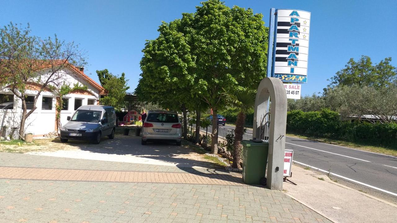 Apartments San Sukošan エクステリア 写真